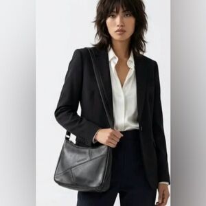 Hardy Amies London Black Leather Shoulder Bag 🩷